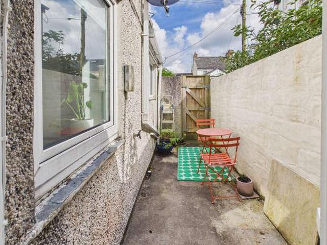 2 bed house for sale