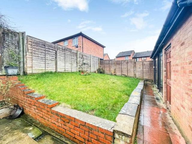 2 bed house for sale
