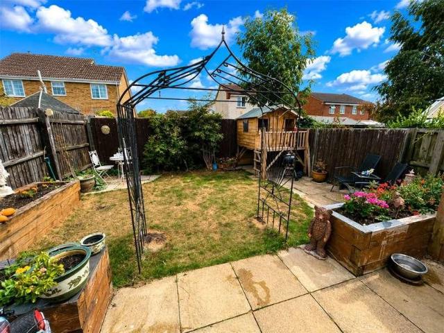 2 bed house for sale