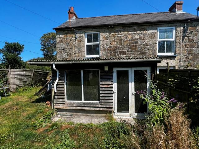 2 bed house for sale