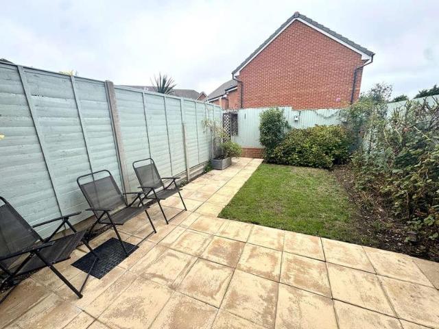 2 bed house for sale