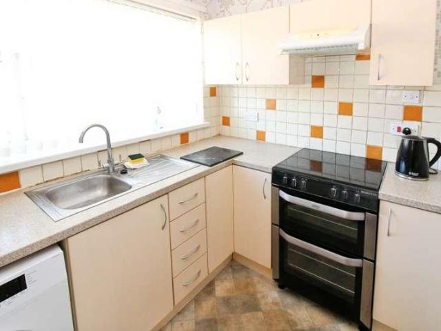 2 bed house for sale