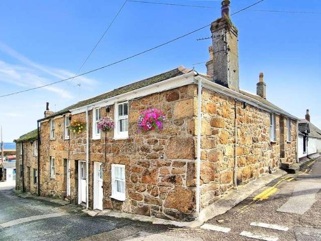 2 bed house for sale