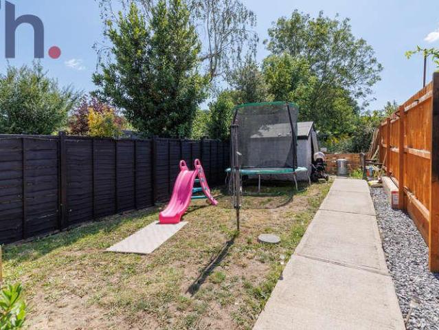 2 bed house for sale