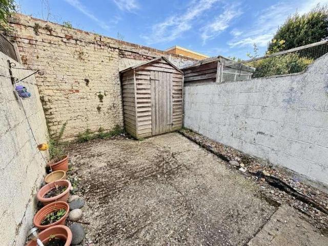2 bed house for sale