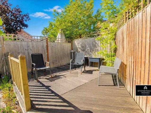 2 bed house for sale