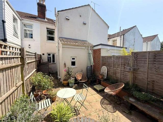 2 bed house for sale