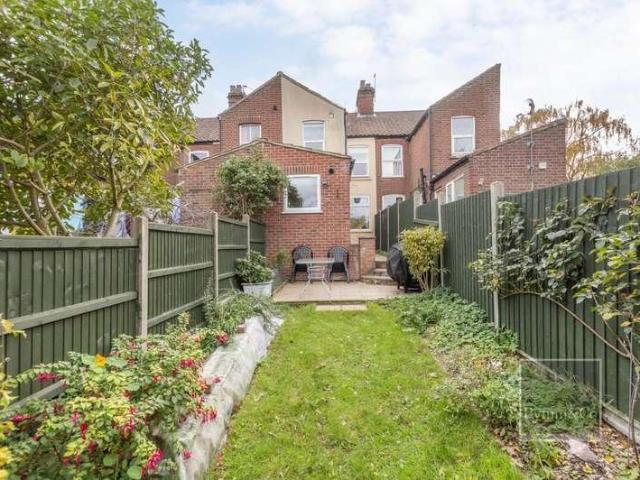 2 bed house for sale