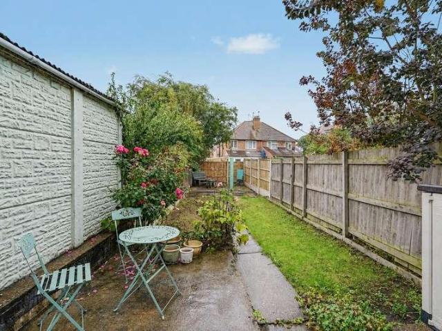 2 bed house for sale