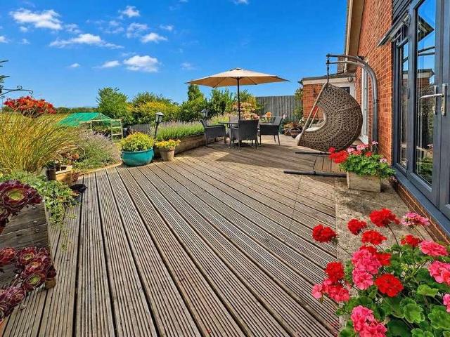 2 bed house for sale