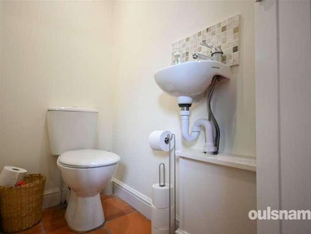 2 bed house for sale