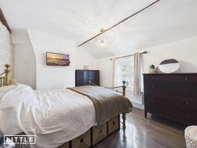 2 bed house for sale