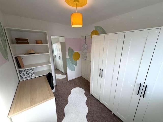 2 bed house for sale