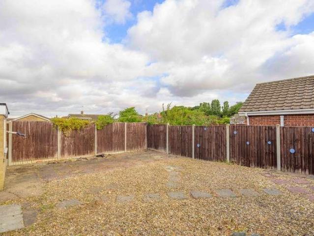 2 bed house for sale