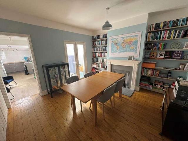 2 bed house for sale