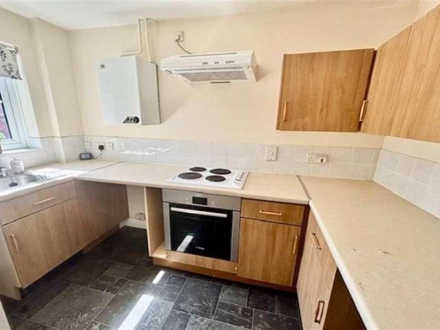 2 bed house for sale