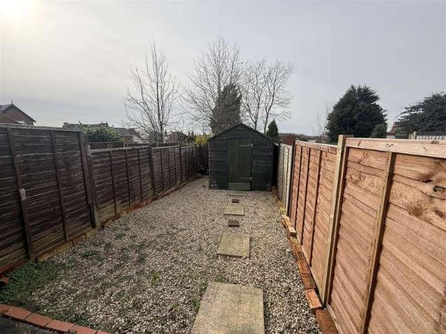 2 bed house for sale