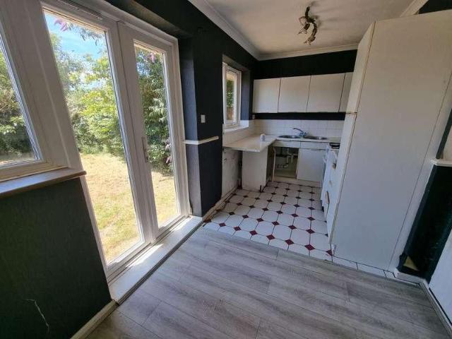 2 bed house for sale