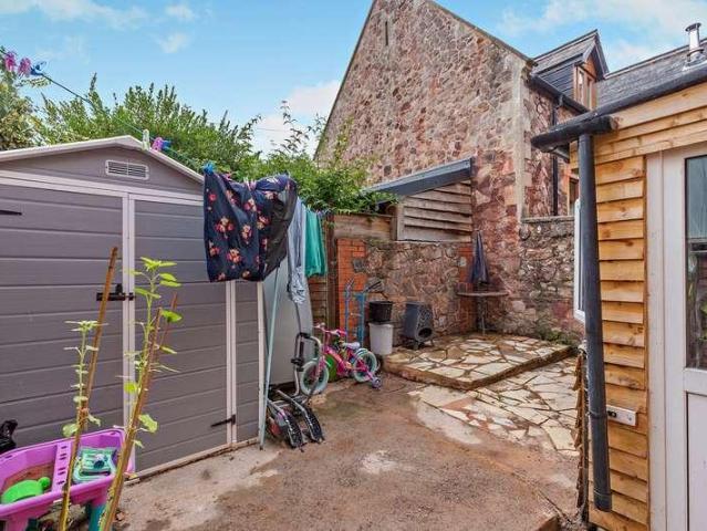 2 bed house for sale