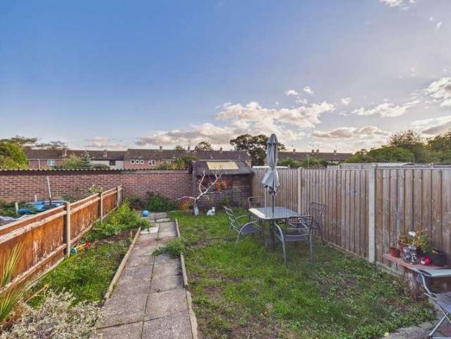 2 bed house for sale