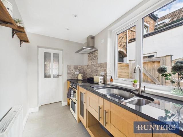 2 bed house for sale