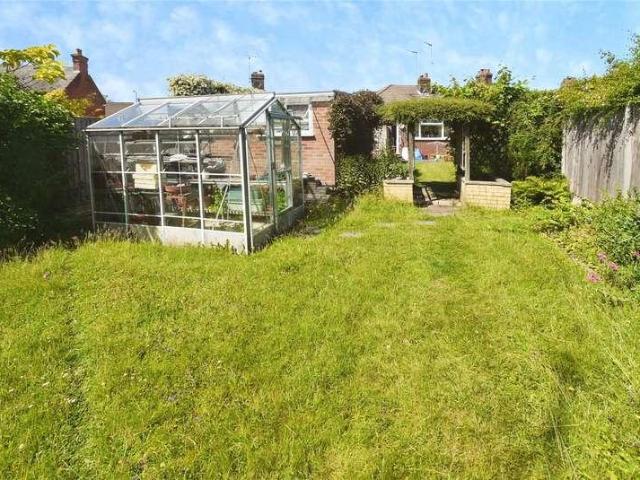 2 bed house for sale