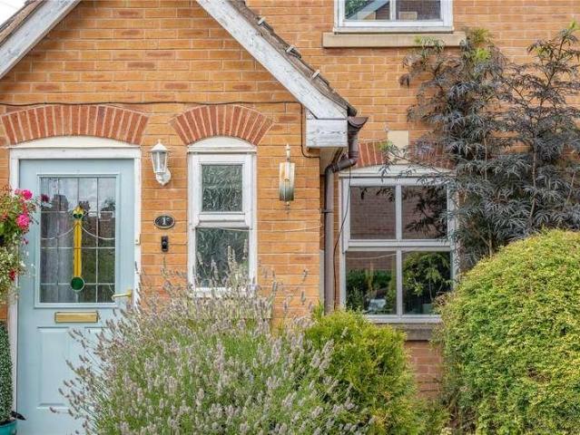 2 bed house for sale