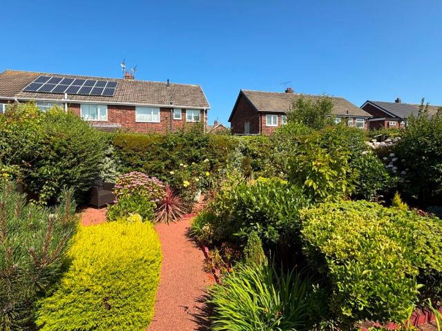 2 bed house for sale