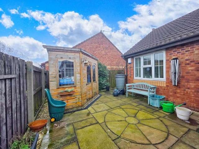 2 bed house for sale