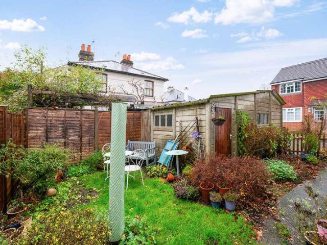 2 bed house for sale