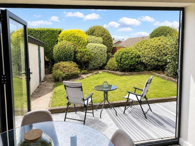 2 bed house for sale