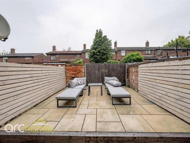 2 bed house for sale