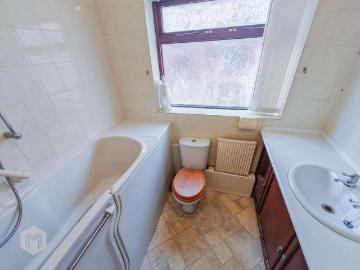 2 bed house for sale