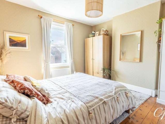 2 bed house for sale