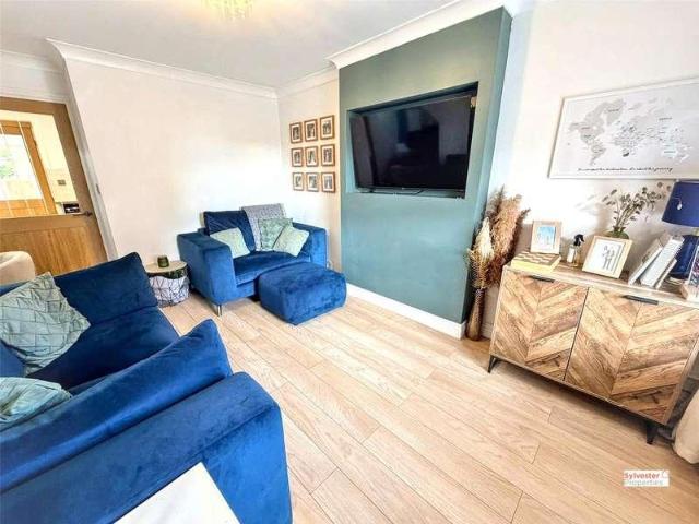 2 bed house for sale