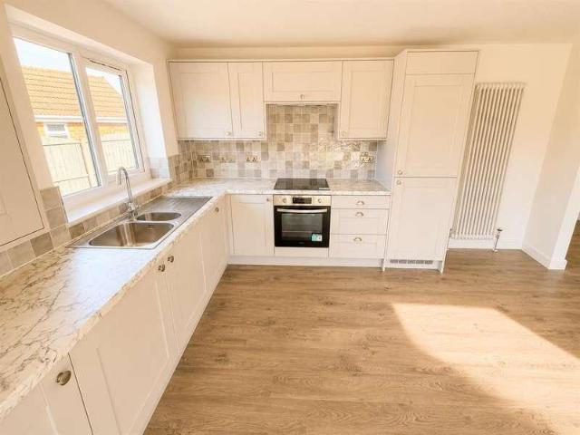 2 bed house for sale
