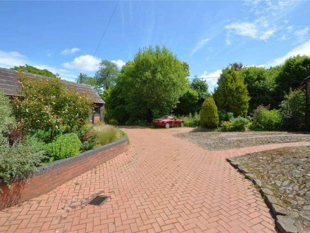 2 bed house for sale