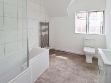 2 bed house for sale