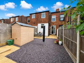 2 bed house for sale