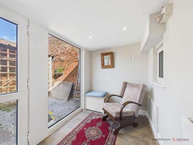 2 bed house for sale