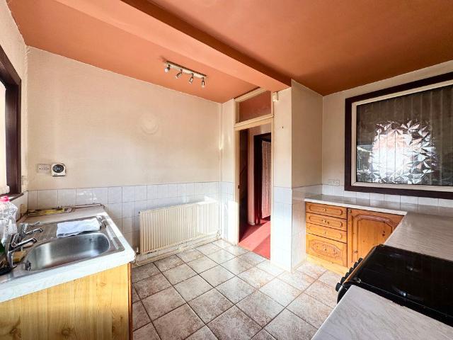 2 bed house for sale