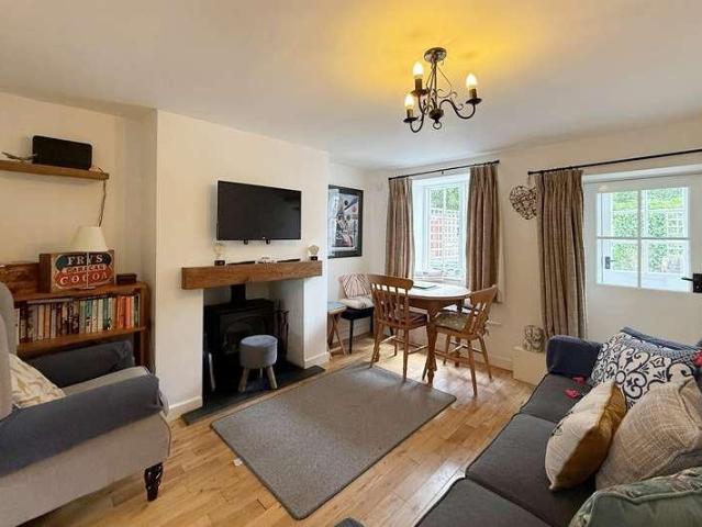 2 bed house for sale