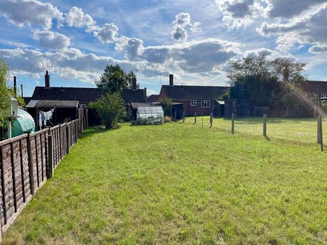 2 bed house for sale