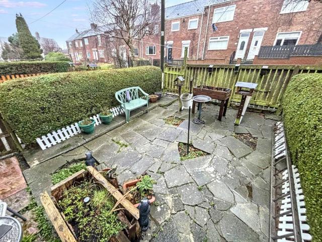 2 bed house for sale