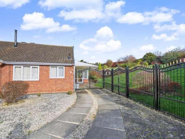 2 bed house for sale
