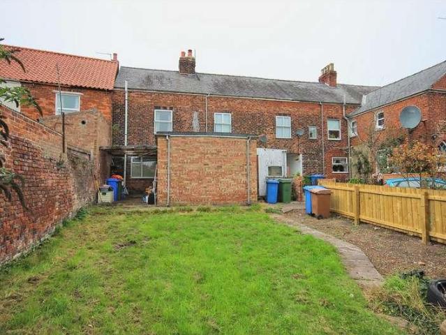 2 bed house for sale