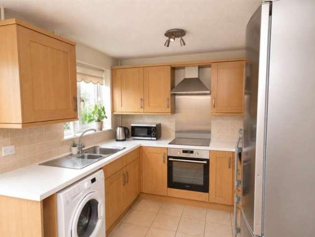 2 bed house for sale