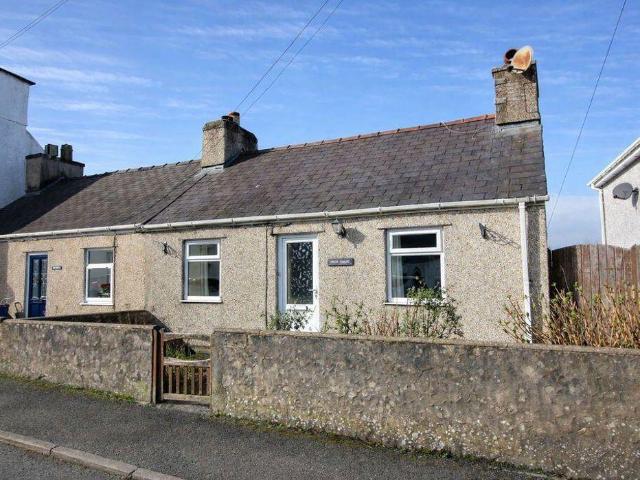 2 bed house for sale