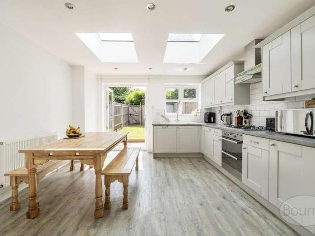2 bed house for sale