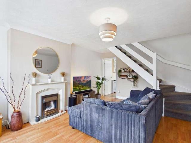 2 bed house for sale